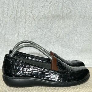 Clarks Womens Black Patent Crocodile Ashland Jam Slip On Loafer Shoes SZ 7M
